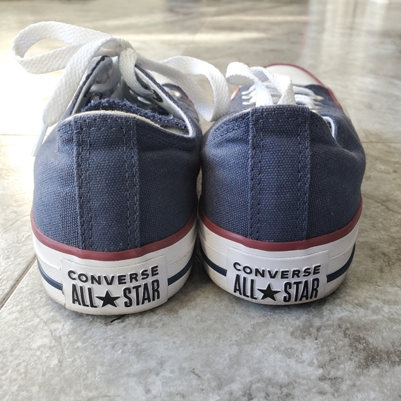 Navy low top converse shoes - Picture 5 of 6